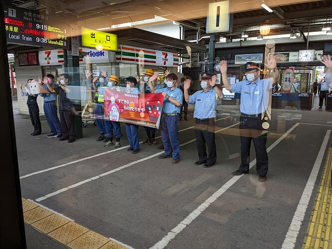 PXL_20230519_232706710