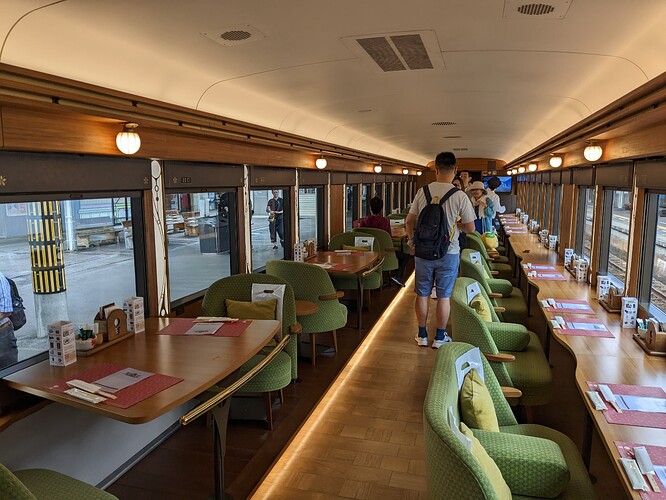 PXL_20230519_231535838